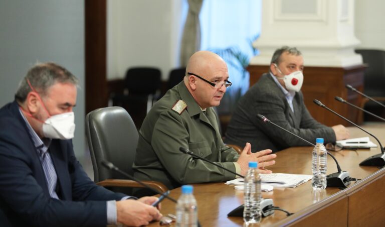 4 нови с COVID-19 в Бургас, гратисен период до събота за закупуване на маски