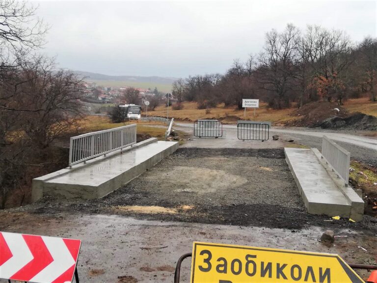 Общината ремонтира единствения транспортен подход към село Драганово