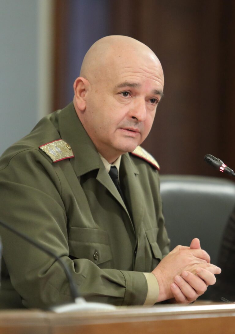 Още трима души с коронавирус у нас са починали, заразените вече са 695