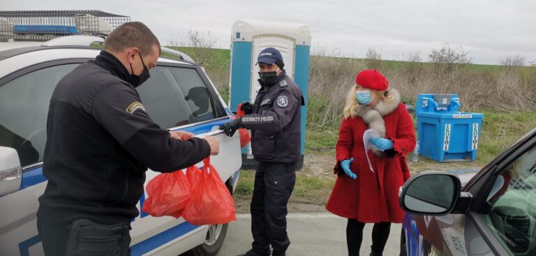 Съветниците в Бургас решиха: Раздават се хранителни пакети на нуждаещите се на обща стойност 300 000лв.