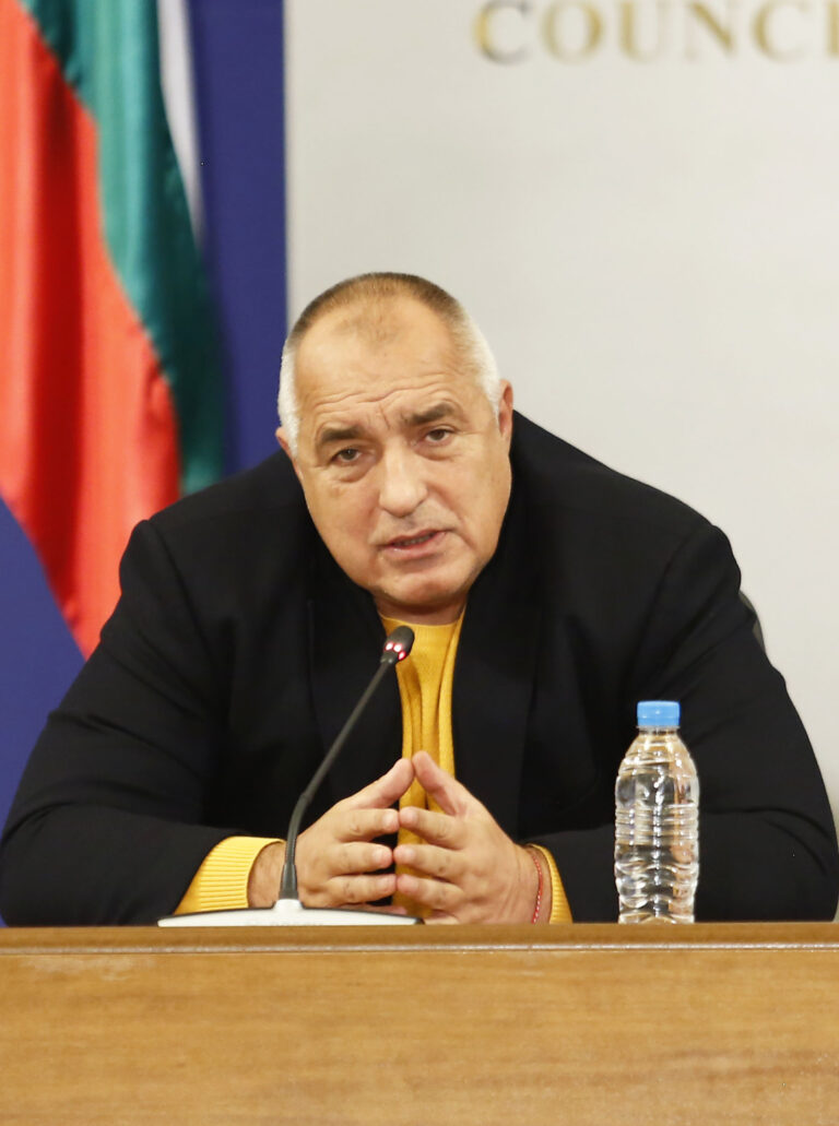 От Цветница задължително с маски или шалове