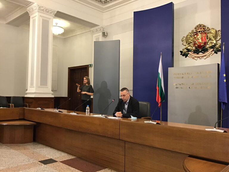 2513 случаи на COVID-19 са потвърдени у нас