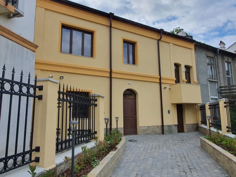 Община Бургас търси кадри за новите си социални услуги