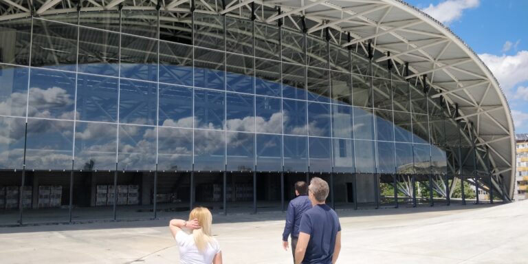 Фехтовална академия „Етрополски“ хареса „Арена Бургас“ за международни турнири