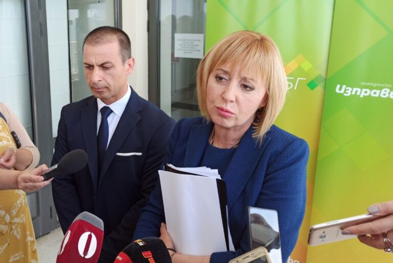 Манолова: България не е сред 13-те препоръчани безопасни държави за туризъм