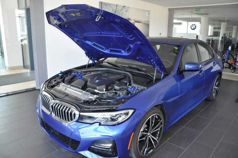 BMW предостави луксозен седан за практика на учениците в Механото (СНИМКИ)