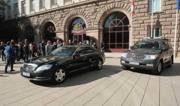 Кола на НСО е ударена до Черноморец