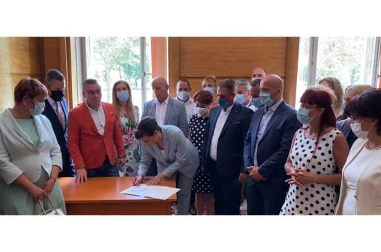 ГЕРБ внесе в НС проект за нова Конституция