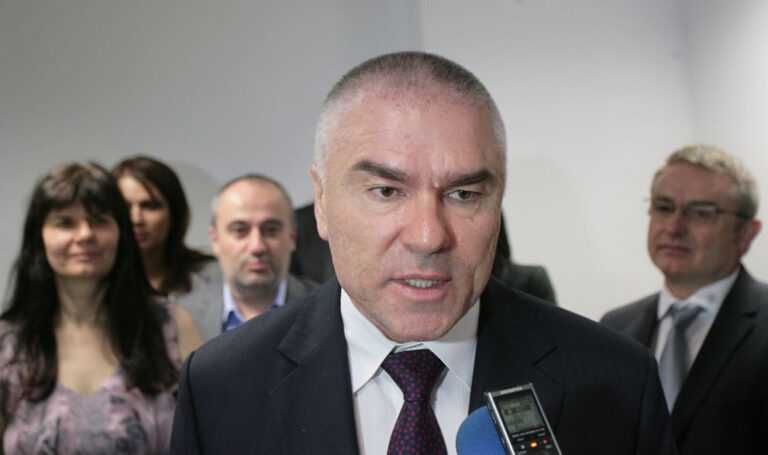 Протест срещу Веселин Марешки пред bTV