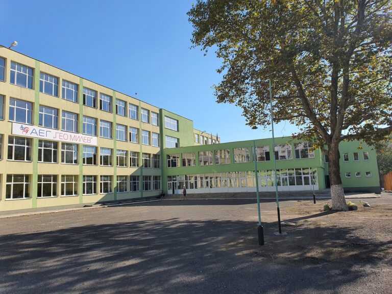 Ремонтите в новата сграда на Английската гимназия са към своя край