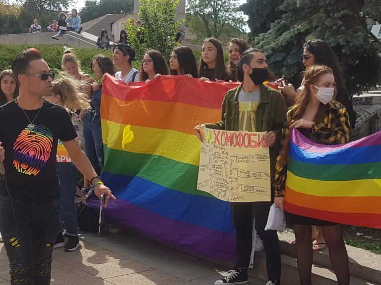Без бой между тийнейджъри в Бургас. От гей- обществото призоваха за толерантност /снимки/