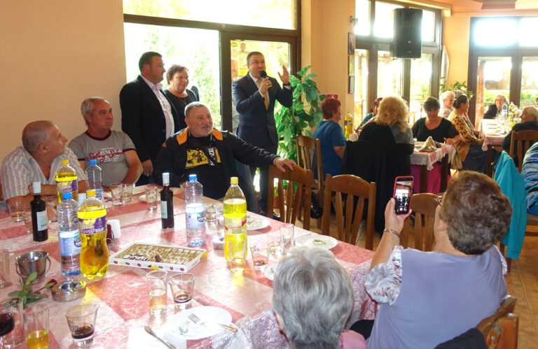 Кметът на Несебър се срещна с възрастните хора за 1 октомври