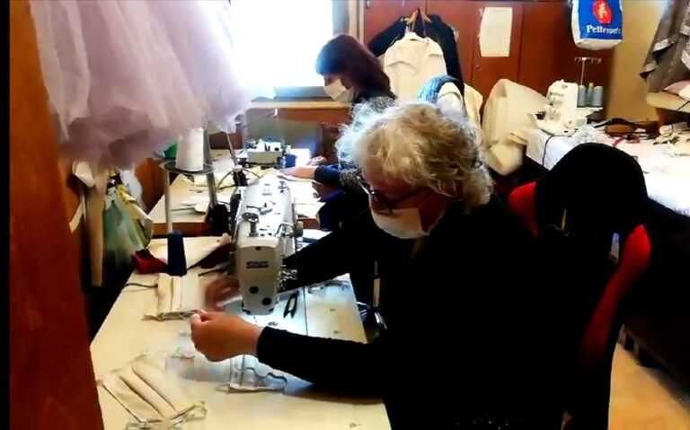 Отличие за хората в Бургас, които шиха маски, вместо костюми