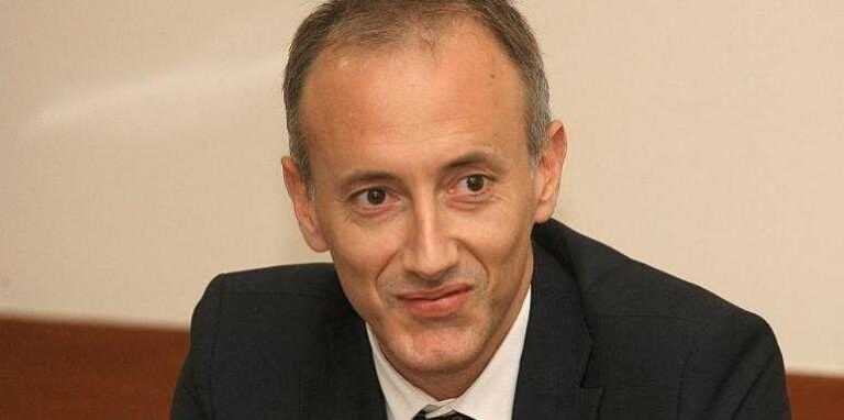 Вълчев: При 20 % ученици със симптоми на Ковид ще затварят училището