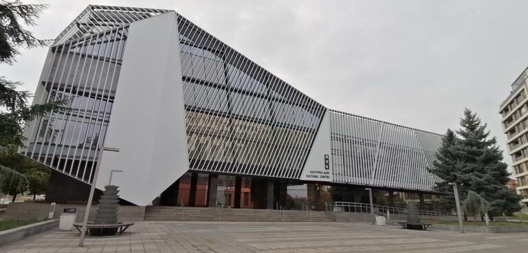 Културният дом на НХК е почти готов, премахнаха предпазните огради
