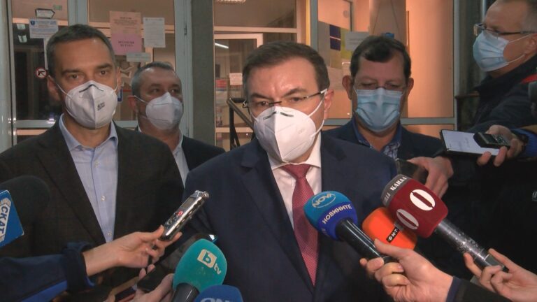 Проф Ангелов: Сезирал съм МВР за клипа с роми, играещи кючек в болница /видео/