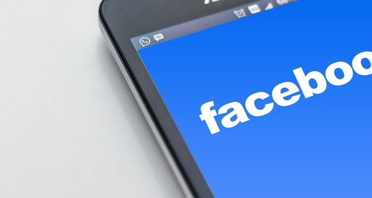 Facebook, Messenger, Instagram и WhatsApp се сринаха