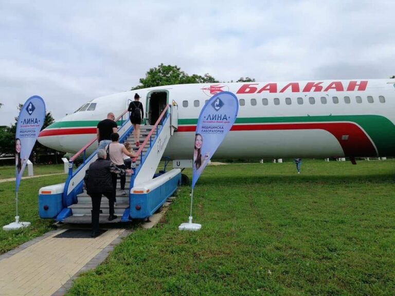 Лаборатория „ЛИНА“ подарява безплатен вход за малчуганите на 1-ви юни в Авиомузей Бургас