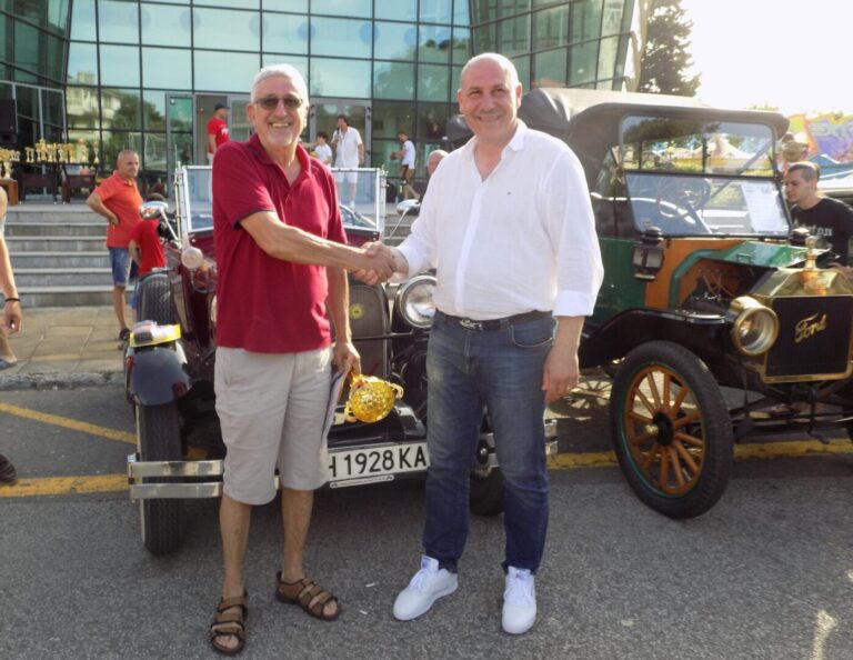 Ford A от 1928г. спечели голямата награда на ретро парада в Поморие