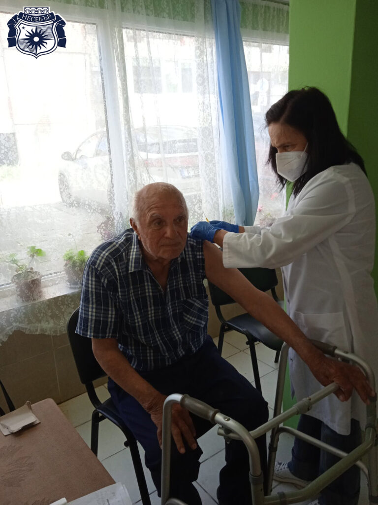 Приключи ваксинирането на възрастните хора в община Несебър