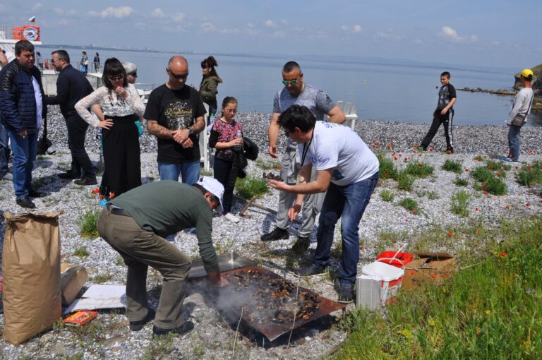 Водолази ще чистят морското дъно на Света Анастасия, ще има и миди на тенекия