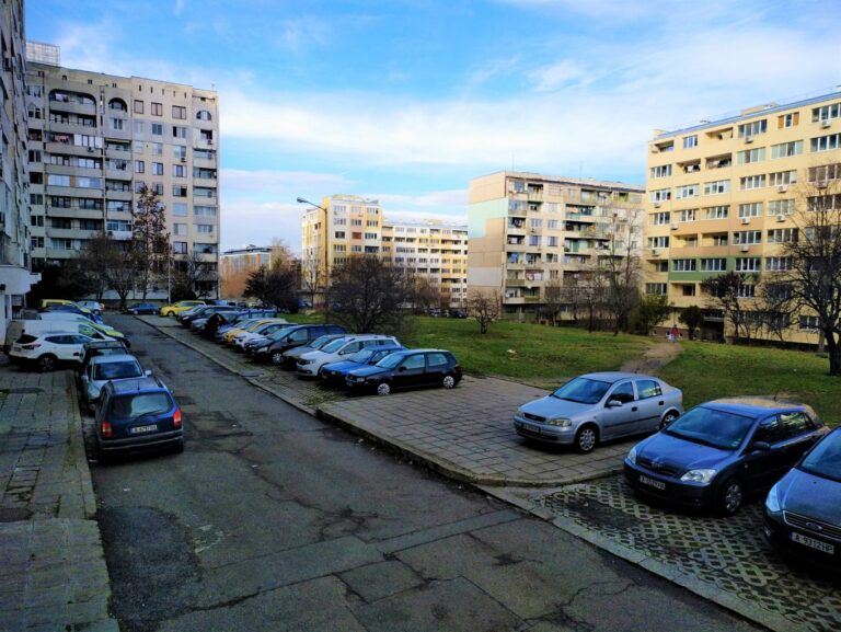 Изграждат паркинг със зона за отдих зад блокове 3-3А в „Изгрев“