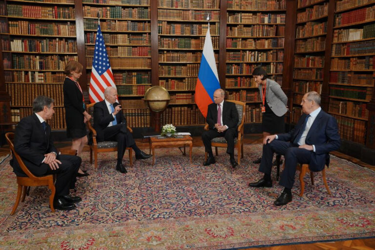 Байдън заяви, че е казал на Путин, че човешките права винаги ще бъдат на масата за преговори с Русия