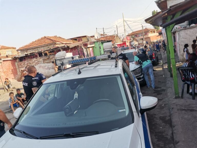 Девет мъже за задържани в Бургаско за купуване на гласове