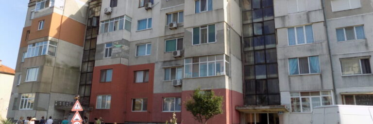 Стартира проектът за саниране на два жилищни блока и ОУ “Христо Ботев” в гр. Поморие