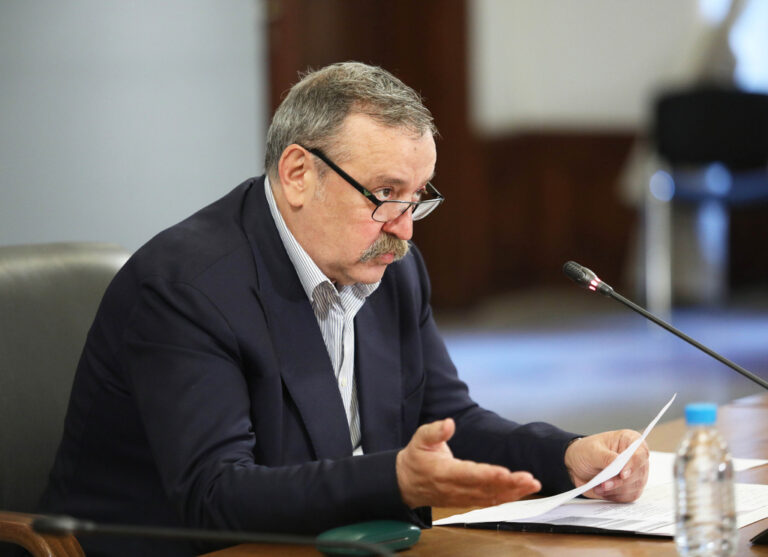 Това е последната спокойна седмица по отношение на Ковид, предупреди проф. Кантарджиев