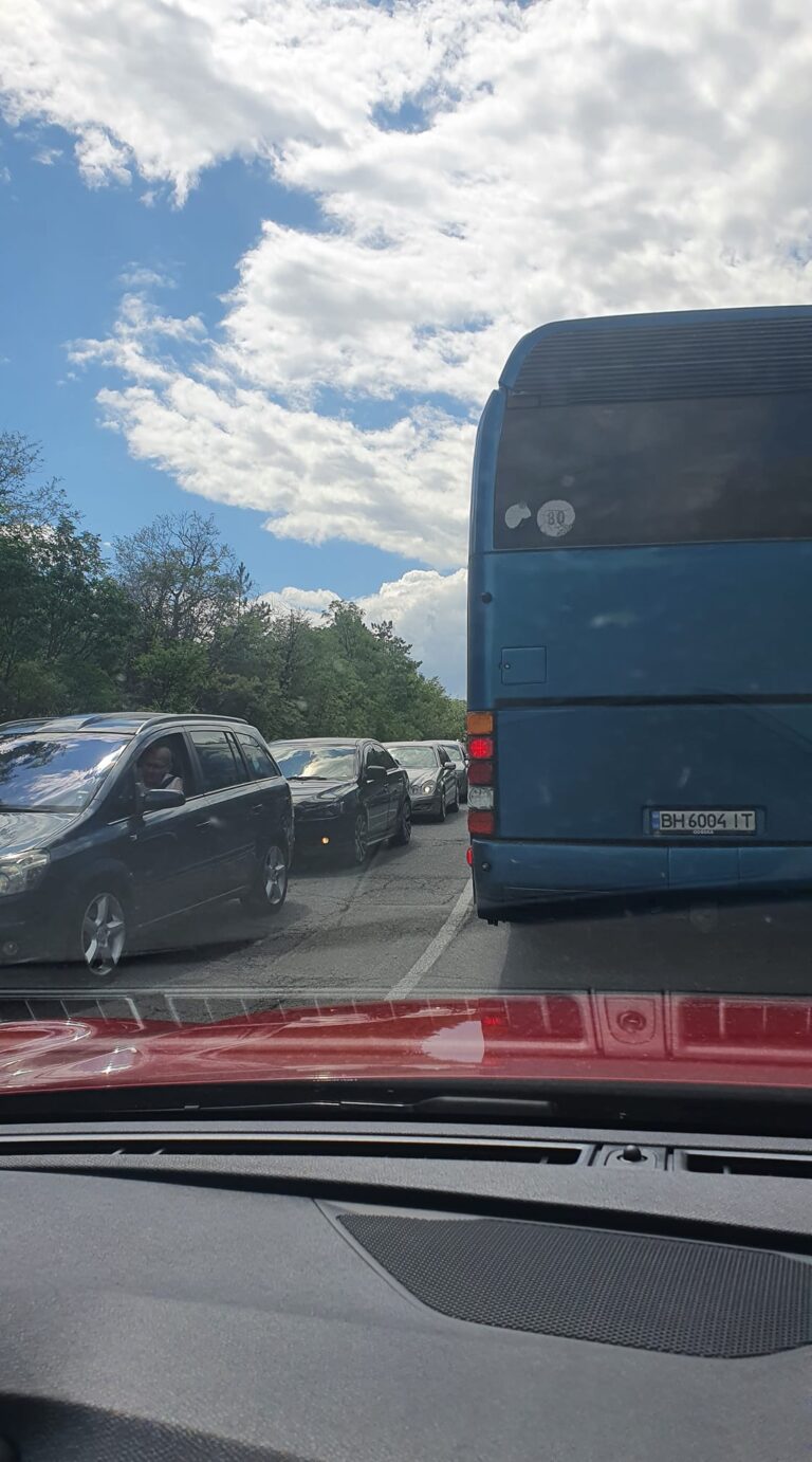 Катастрофа затвори пътя Варна- Бургас, трима са пострадали