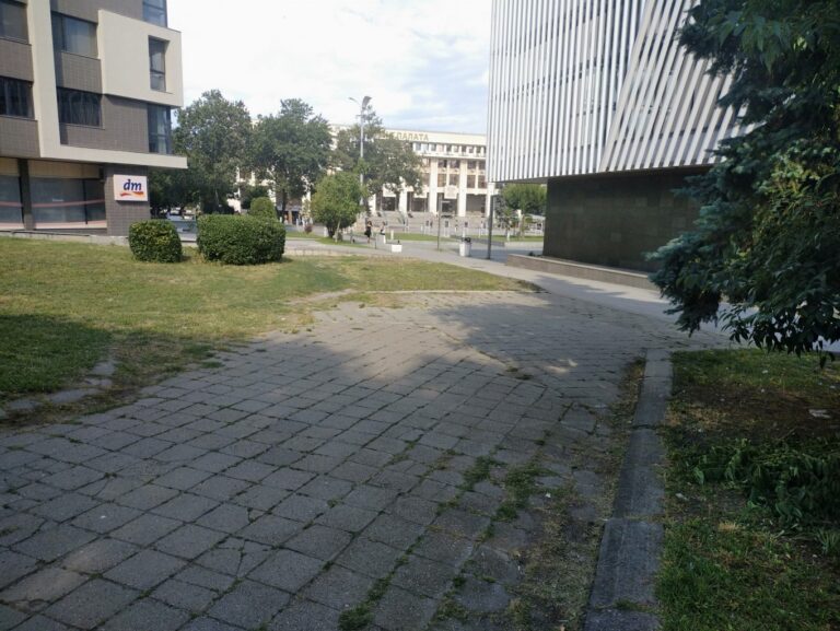 Благоустрояват пространството до НХК и ул. Левски