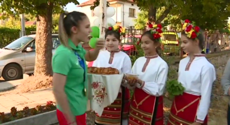 Шампионско посрещане за Ивет Горанова в Долна Митрополия