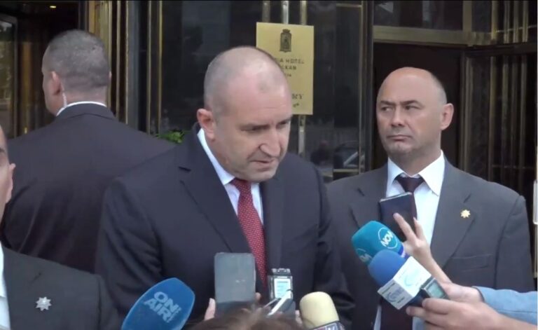 Радев: Атаката срещу Кирил Петков са заради засегнати интереси на мафията