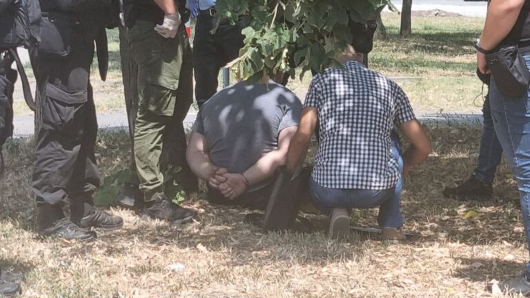 Задържаха за 48 часа двама за кражба на автомобил за 80 500 лв. от чешки гражданин
