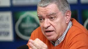 Уволниха Михаил Константинов