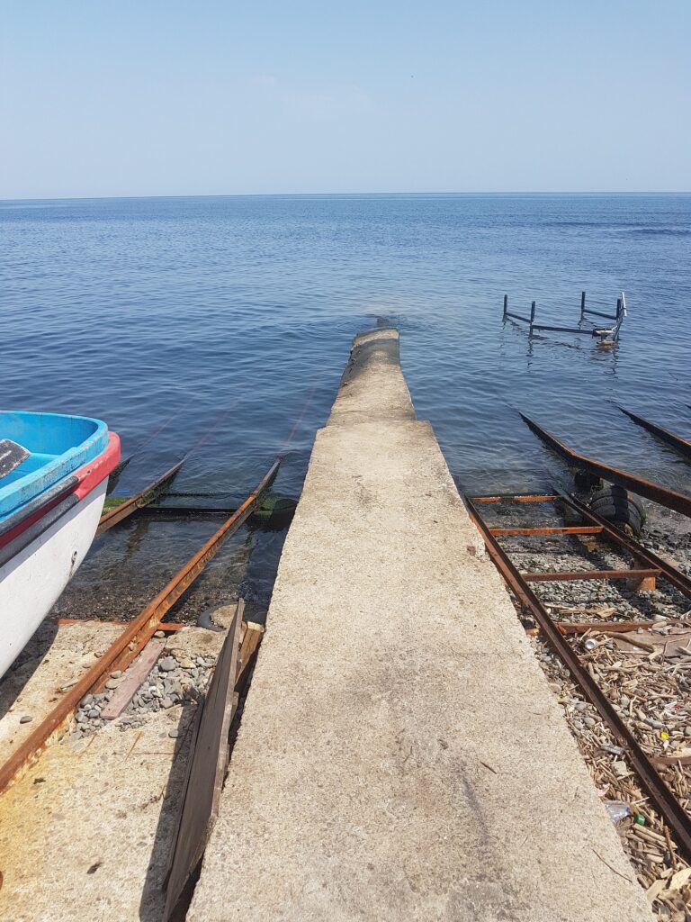 Прокуратурата възложи проверка, изливат ли се фекални води в залива „Свети Яни“ в Синеморец
