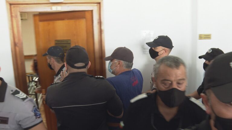 Рагевски остава в ареста. Оръжието, с което застрелял Юмер още го няма