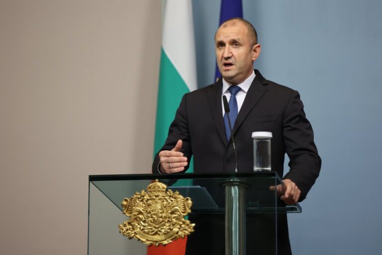 НА ЖИВО: Президентът представя новите служебни министри