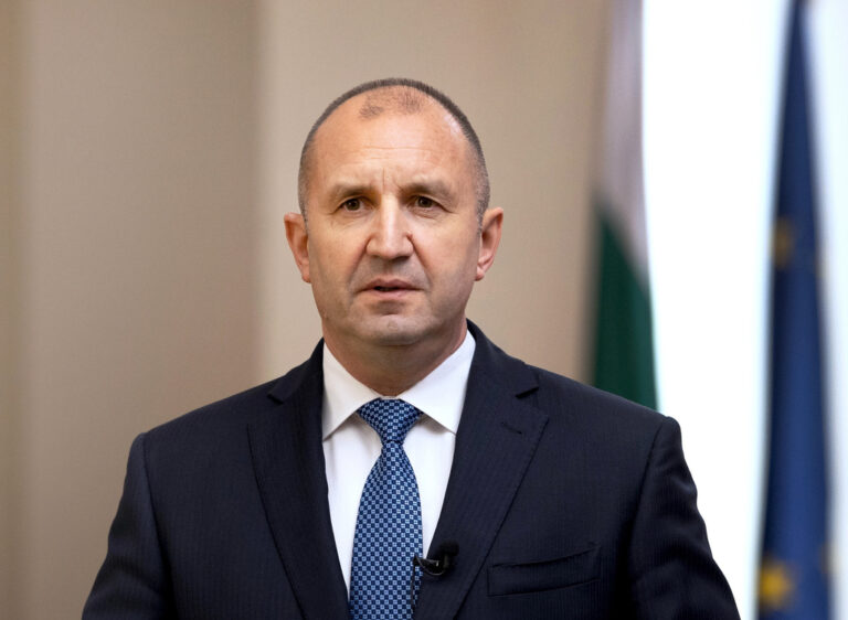 Радев призова Борисов да се кандидатира за президент