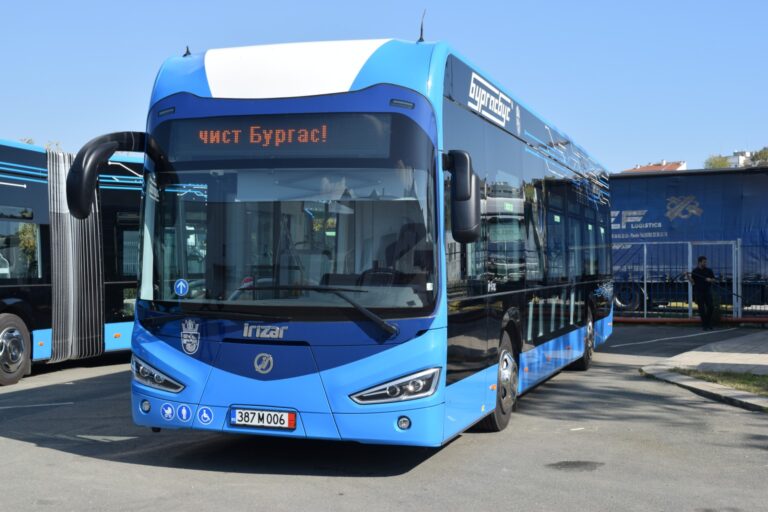 Показаха новите автобуси, чакаме още 54
