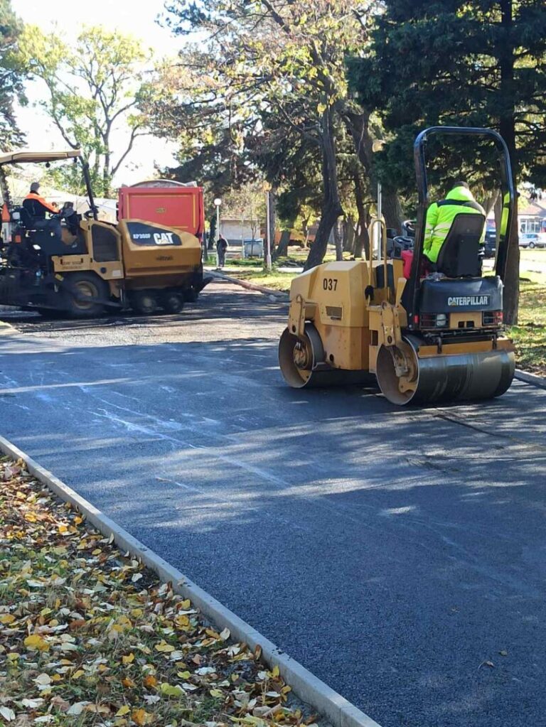 Започна обновяването на големия парк в Каблешково