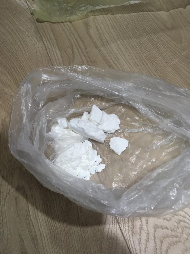 Задържаха 30- годишен бургазлия с кока, екстази и амфети в дома му