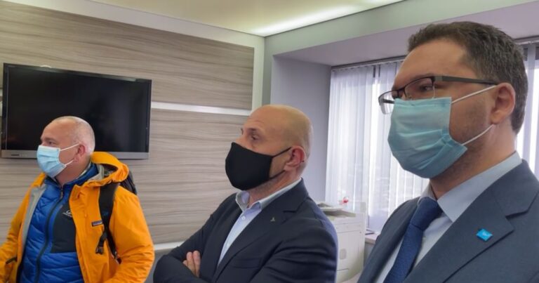 На живо: Вадят ГЕРБ от НДК