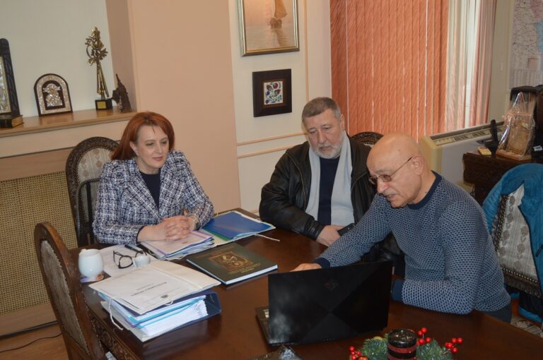 Областният управител ще настоява Бургас да има нова художествена галерия