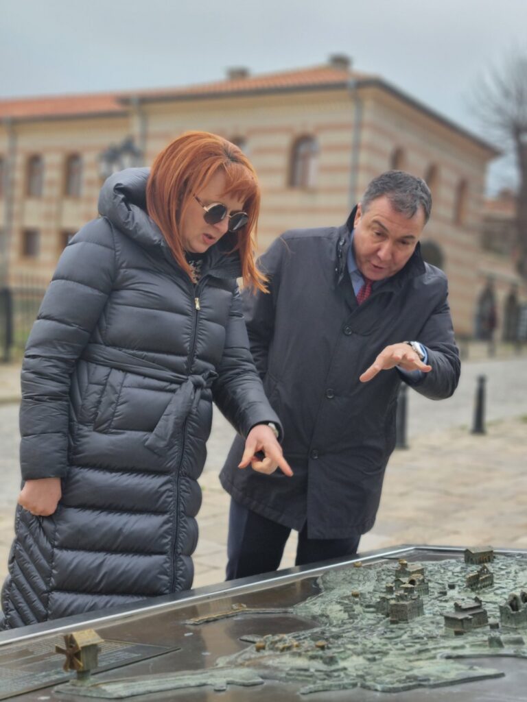 Областният управител подкрепя Несебър за реставрацията на църквите в Стария град