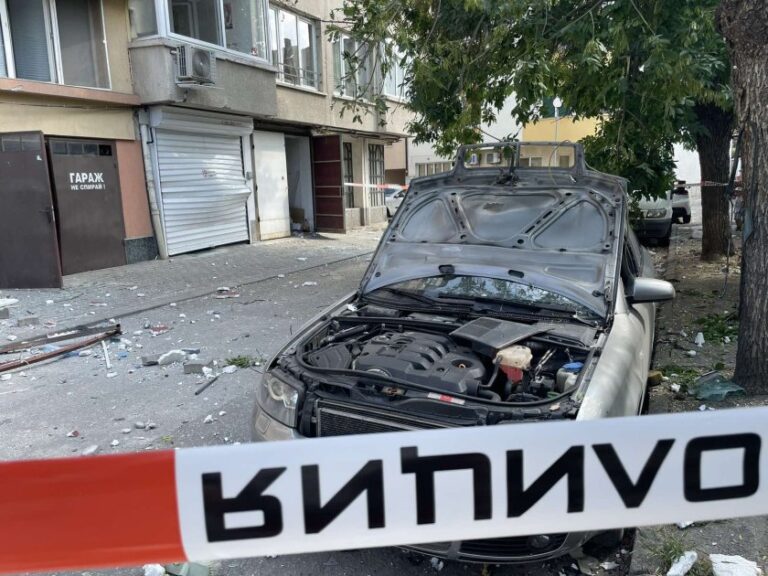 Мъж пострада при взрив на газова бутилка в гараж в Пловдив (СНИМКИ)