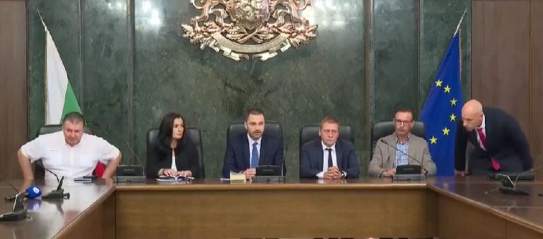 Прокуратурата: У заподозрения за двойното убийство в Лозен е намерена банкова карта на една от жертвите/видео/