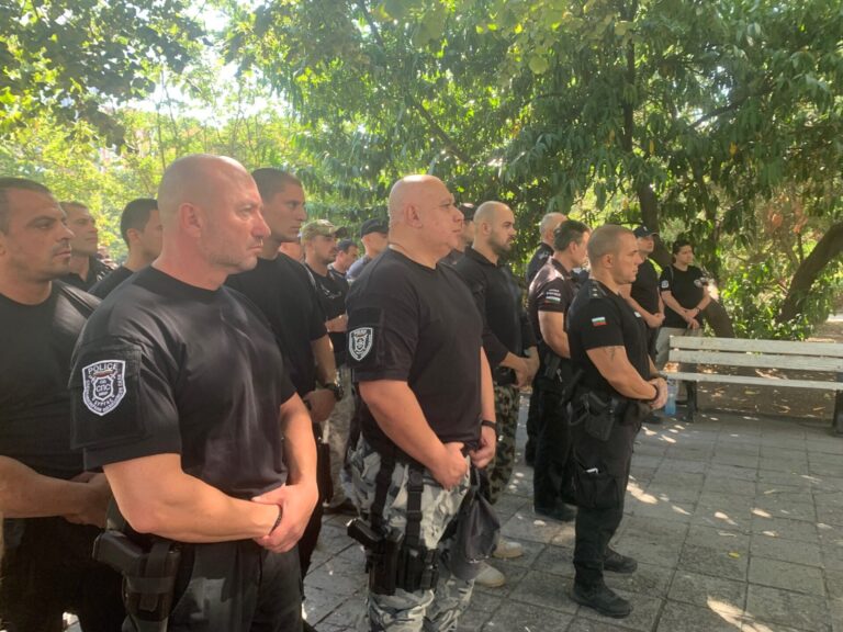 Откриха турнир по стрелба, посветен на загинали бургаски полицаи