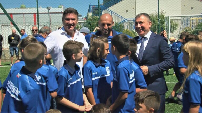 Борислав Михайлов и кметът на Несебър откриха нови игрища, с подкрепата на БФС